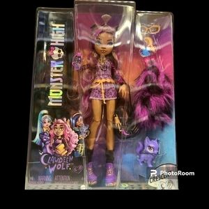 MONSTERHIGH Clawdeen Crescent Doll.